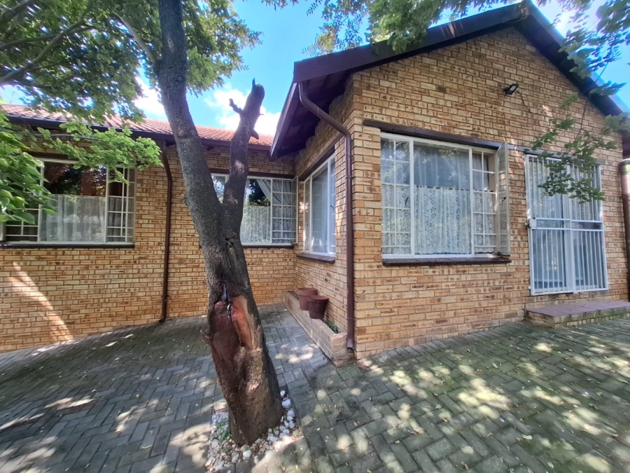 4 Bedroom Property for Sale in Safari Gardens North West